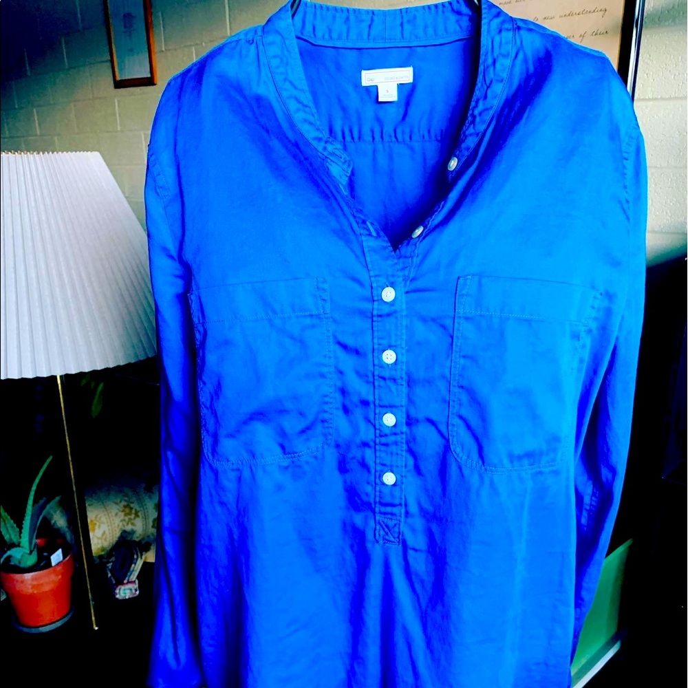 Gap button-up